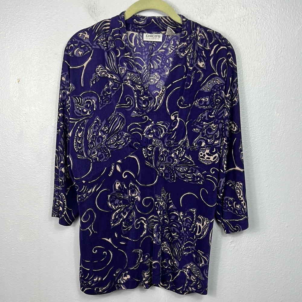 Chico’s Travelers Purple Print 3/4 Sleeve V-Neck Top Medium Size 8